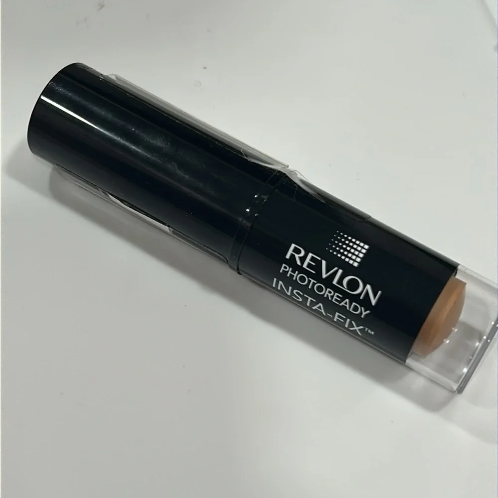 Revlon PhotoReady Insta-Fix Makeup, Natural Beige Full Size NWT